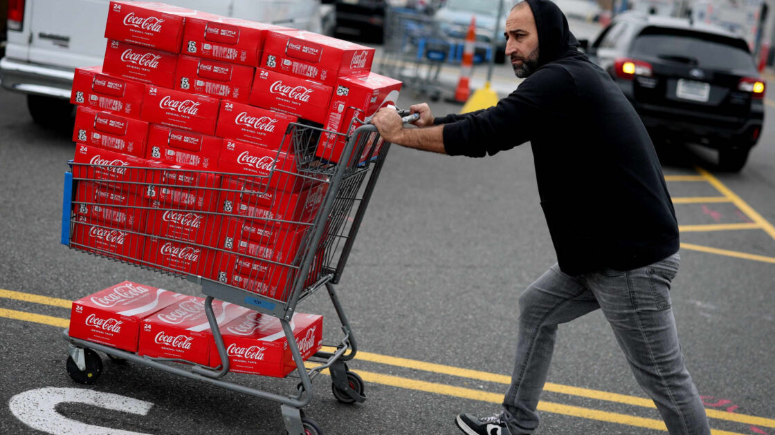 U.S. Consumer Shows Resilience in Early Third-Quarter Earnings