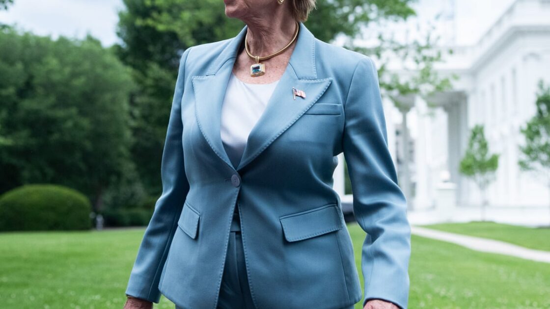 Linda McMahon Plans $43K Office Furniture Purchase