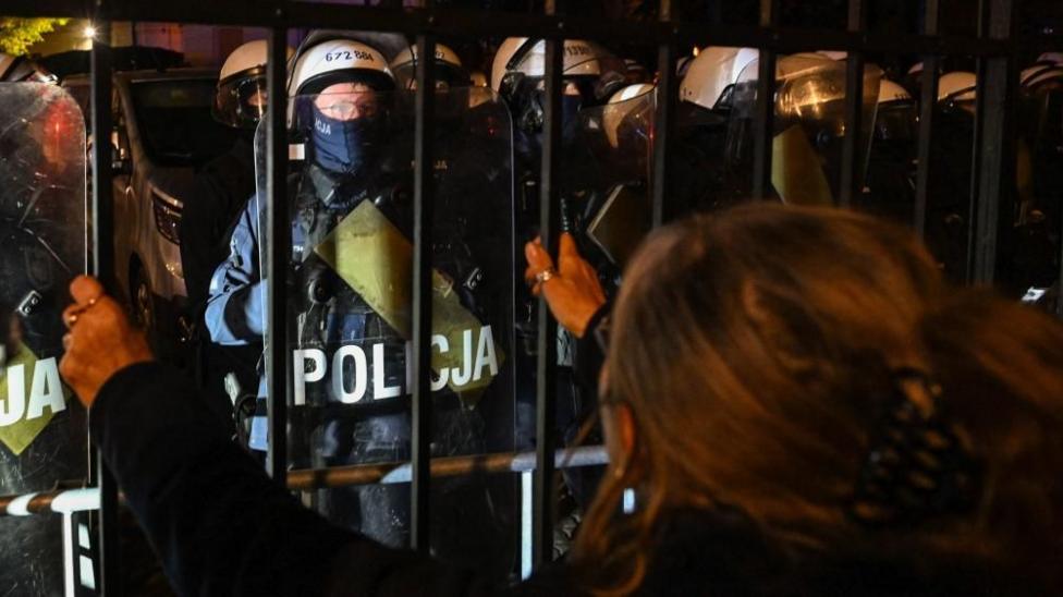 Riot Police Deployed in Poland During Constitutional Court Stand-Off