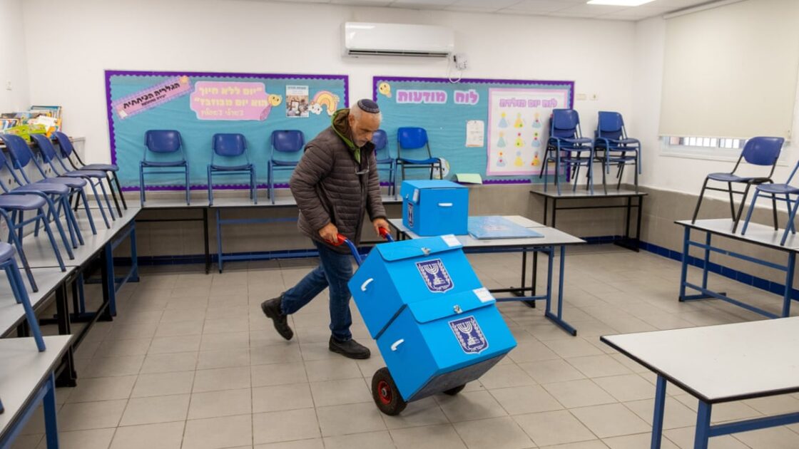 Israel Holds Pivotal Election in Referendum on Netanyahu