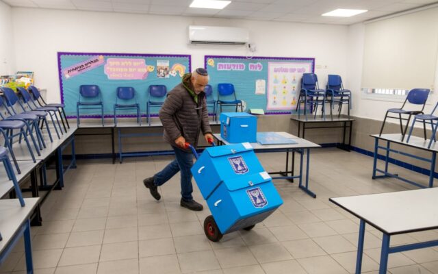 Israel Holds Pivotal Election in Referendum on Netanyahu