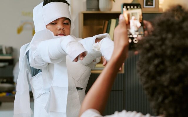 Last-Minute Halloween Costumes Using Household Items