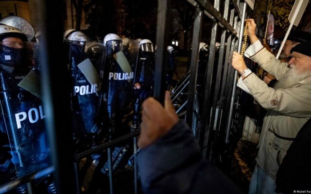 Poland Protesters Clash With Police Over Court Chief Suspension
