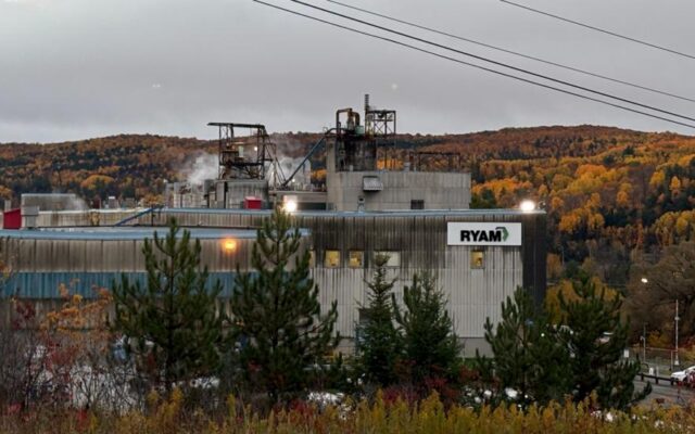 Quebec Town Fights to Save Paper Mill After US Tariffs