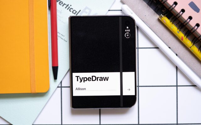 How Apple’s New Folding Phone Transforms Into a Notebook
