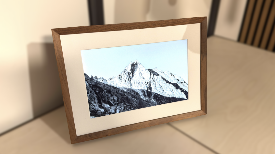 Amazon Launches Its First Digital Photo Frame With Alexa