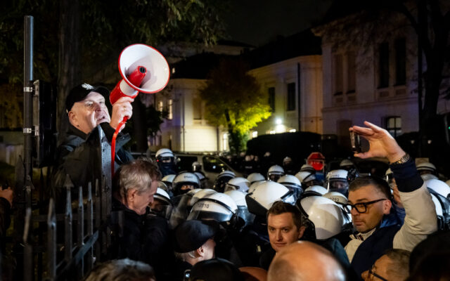 Polish Police Deployed to Top Court Amid Suspension Dispute
