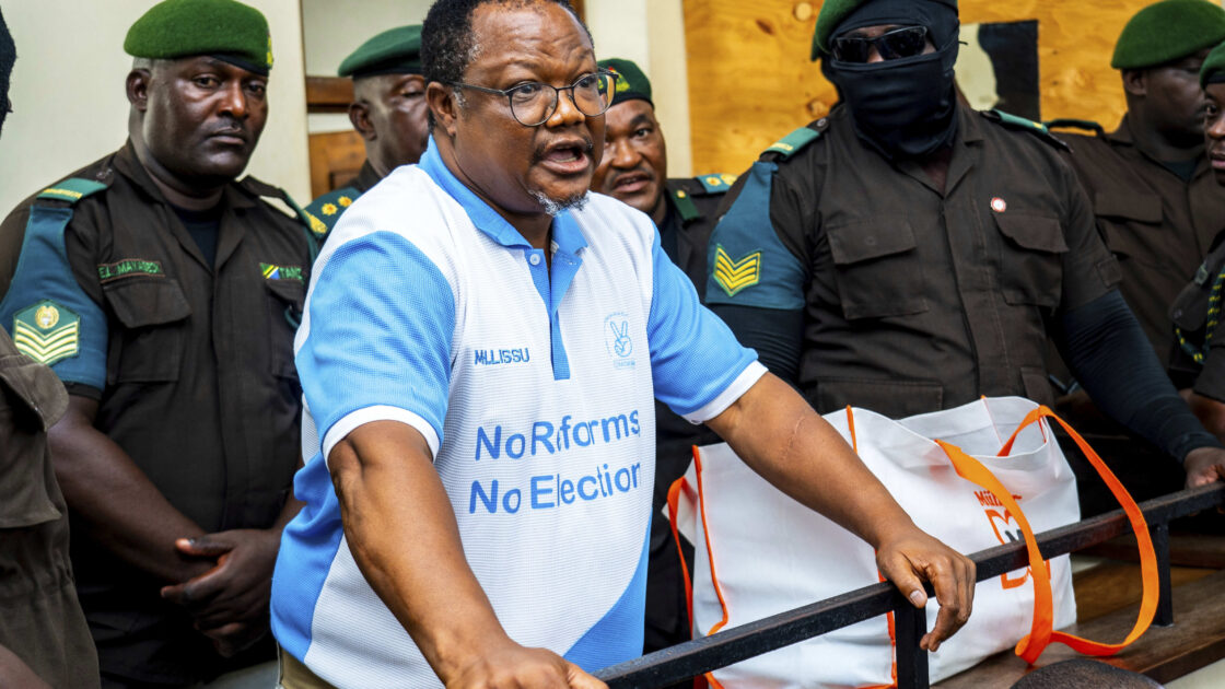 Tanzania jailed opposition leader ends hunger strike after lawyers access