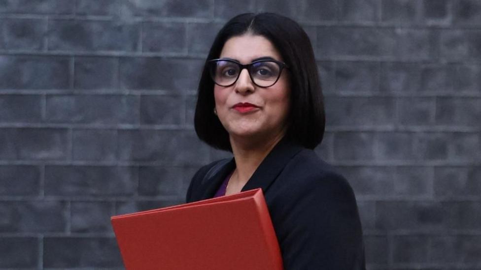 UK to Unveil New Settlement Rules for Migrants