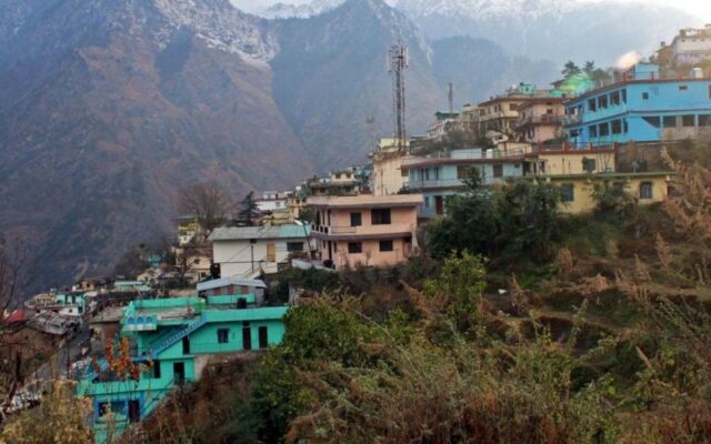 Helicopter Crashes in Northern India Carrying Six People