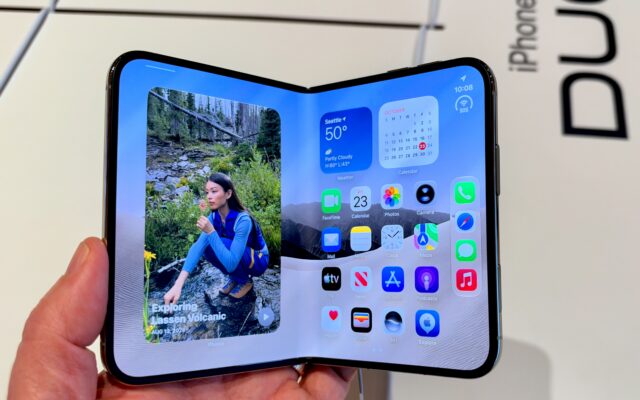 Hands-On With the Apple iPhone Duo Foldable Phone