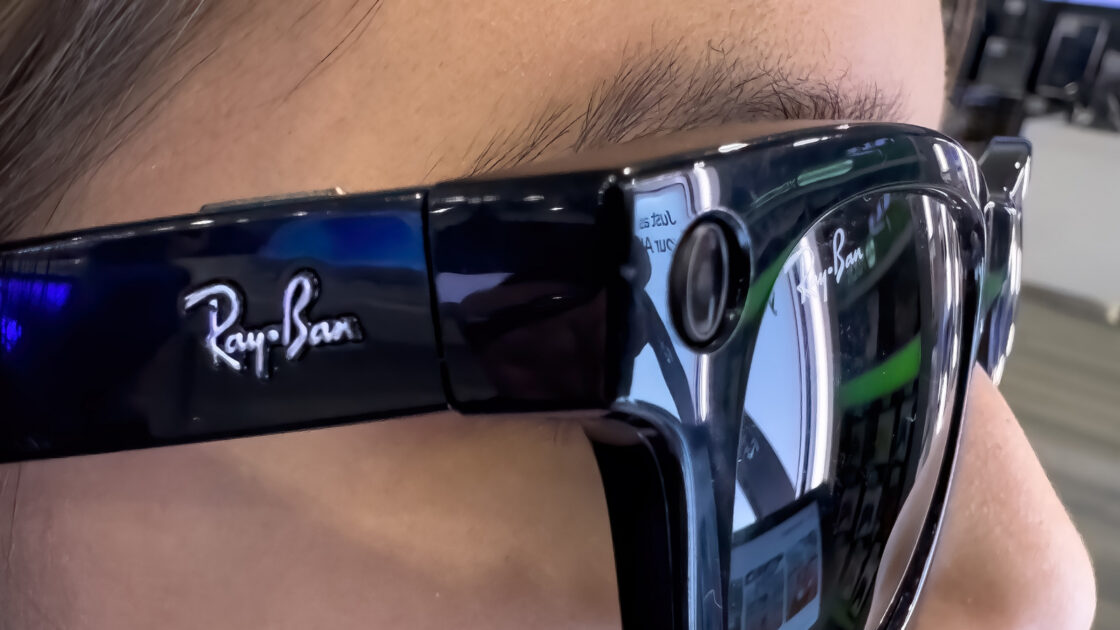 How to spot someone using AI glasses and hidden cameras