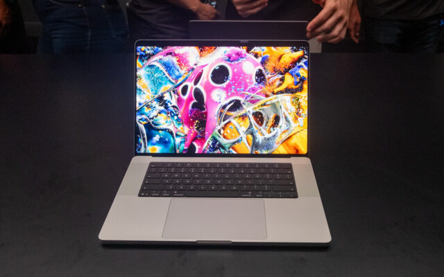 Apple Unveils First Touchscreen MacBook Pro With OLED
