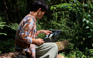MacBook Pro PROLED Touchscreen Functionality Detailed
