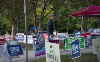 Democrats hold midterm edge, Israelis vote in high-stakes election